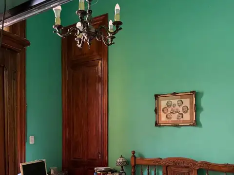 Casa 6 ambientes con 2 baños