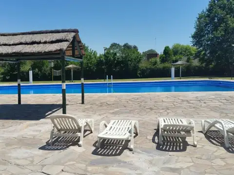 Increible Lote En Venta En Barrio Las Brisas, Pil