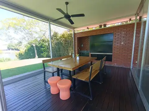 Casa 6 ambientes con 3 baños