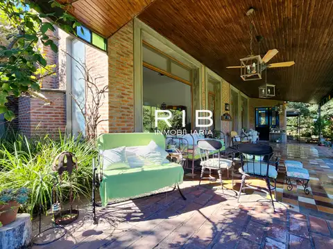 Casa en Venta con 4 cocheras