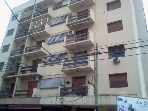 Monoambiente dividido con balcón -  Escalada Centro - 2 cds del Super COTO y del FCGR
