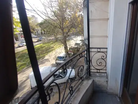 Depto Tipo Casa 6 ambientes con 2 baños