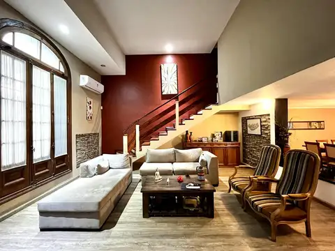 Casa en venta 3 dormitorios y terraza en Rosario - Pichincha