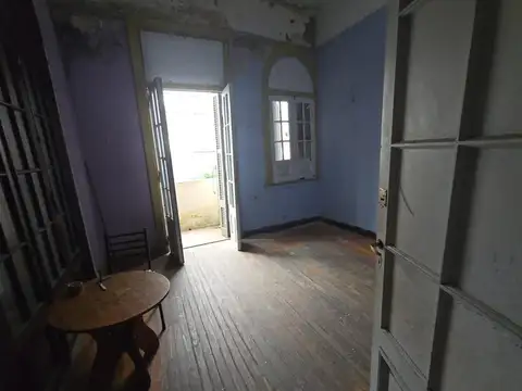 Depto Tipo Casa en Venta 80 años