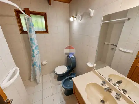 Casa en Alquiler con 1 cochera