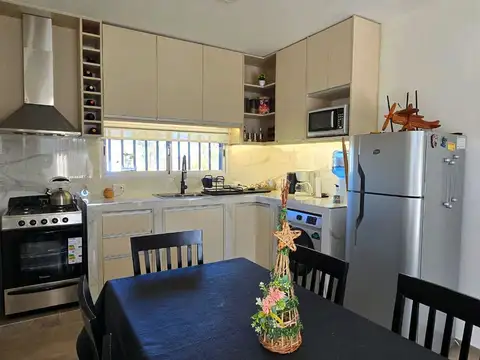 Casa 3 ambientes con 2 baños