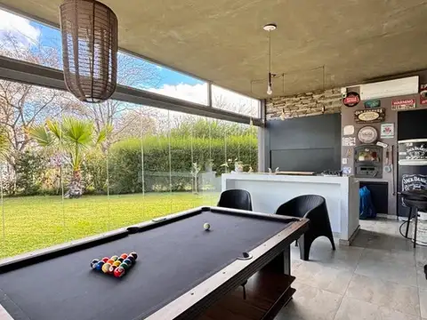 Casa 5 ambientes con 4 baños