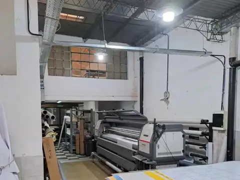 Alquiler de Galpón y Depósito Comercial de 333 m² en Villa C