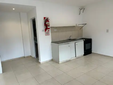 Departamento en Alquiler en Zona U.N.N.E, $ 350.000