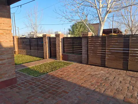 Casa 2 ambientes con 1 baño