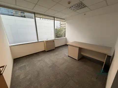 Oficina en Alquiler con 1 cochera