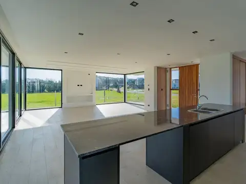 Casa 5 ambientes en Rumencó Joven