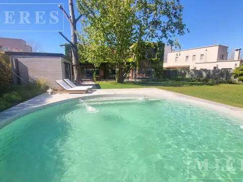 Casa 5 ambientes con 3 baños