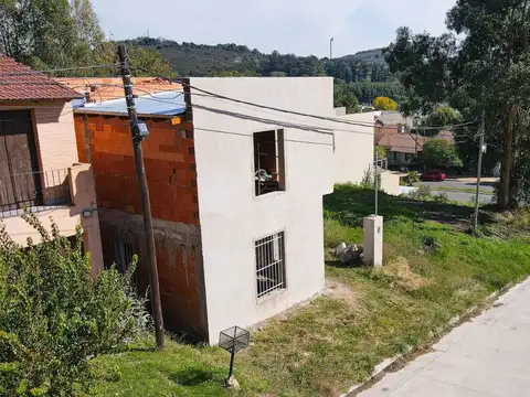 LOTE CON  DOS DUPLEX A TERMINAR EN TANDIL.