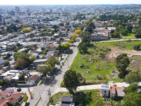LOTE CON  DOS DUPLEX A TERMINAR EN TANDIL.