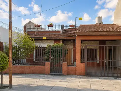 Casa En Venta En Ramos Mejia Sur