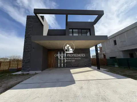 Moderna casa  en venta. Barrio Santa Sofia. Pilar 100