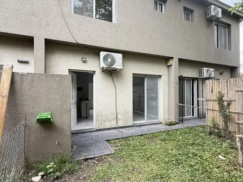 Departamento en Alquiler en Villa Rosa, $ 900.000