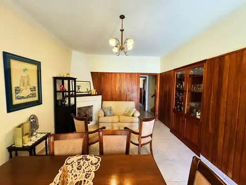 Casa 5 ambientes con 1 baño