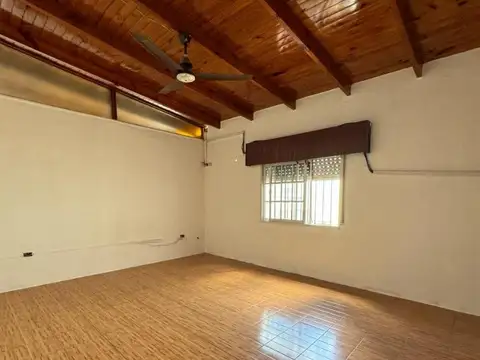 María B. De Cazón 2387 , Piso 1