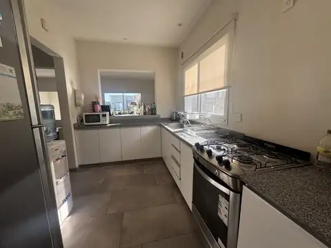 Casa en Alquiler en Pilar Del Este, USD 1.300