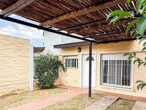 Casa en Alquiler en Roldan, $ 650.000