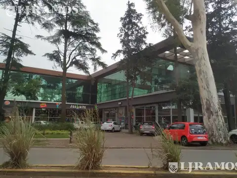 Local en Venta en Barrio Parque Leloir, USD 1.750.000