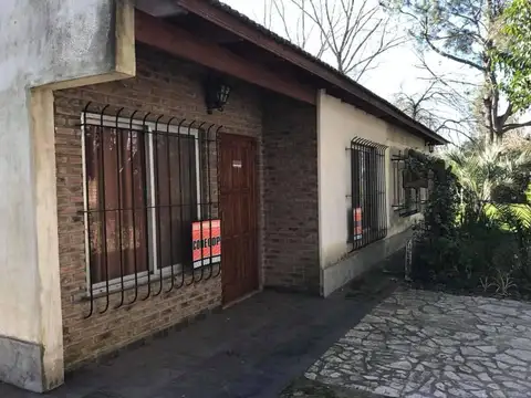 Casa en  venta -Abasto, La Plata 1000 m2 con escritura