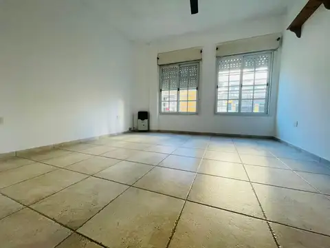 Depto Tipo Casa en Alquiler en La Plata, $ 750.000