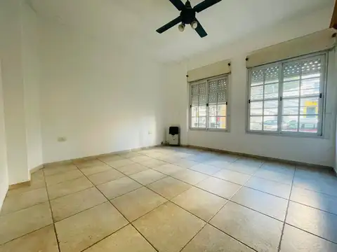 Depto Tipo Casa en Alquiler de 2 dormitorios