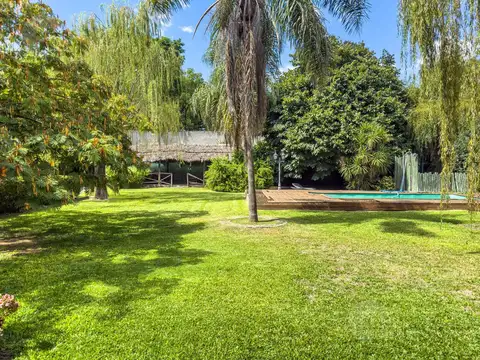 Casa en Venta con 3 cocheras
