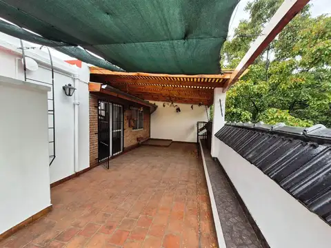 Depto Tipo Casa 3 ambientes con 2 baños