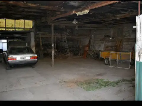 Casa en Venta con 4 cocheras