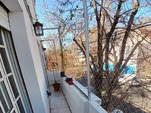 Depto Tipo Casa 5 ambientes con 2 baños