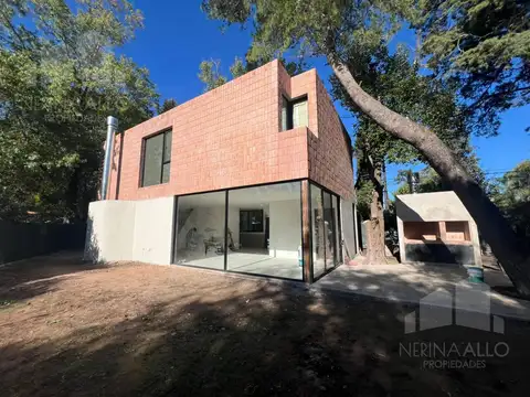 Venta Casa 5 Ambientes en Parque Leloir Villa Udaondo