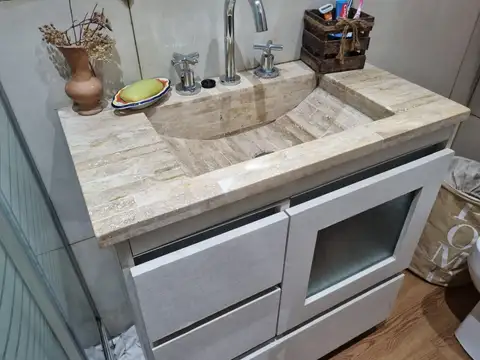 AMPLIA CASA EN QUILMES ESTE