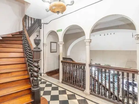 Casa 12 ambientes con 4 baños