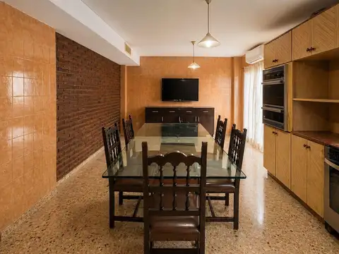 Casa 5 ambientes con 2 baños