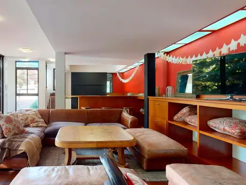 Casa en Venta con 5 cocheras