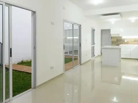 Depto Tipo Casa en Venta en Ramos Mejía, USD 159.900