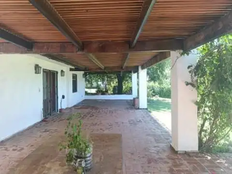 Casa 5 ambientes con 4 baños