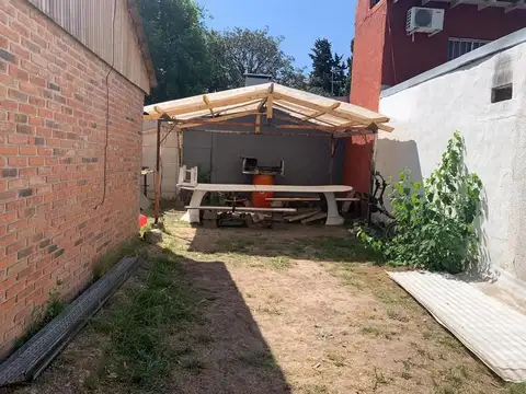 Casa 2 ambientes con 1 baño