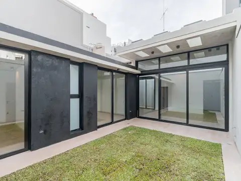 Venta PH 3 ambientes con jardín y patio con parrilla. Sin expensas - Villa Urquiza