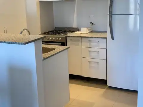 Monoambiente divisible totalmente equipado.