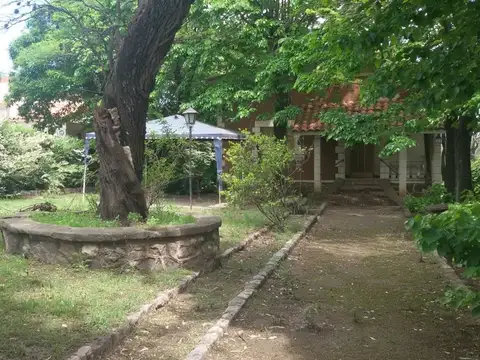 Venta Casa Estilo Colonial salida privada al Rio
