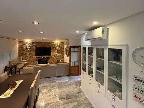 Casa 7 ambientes con 3 baños