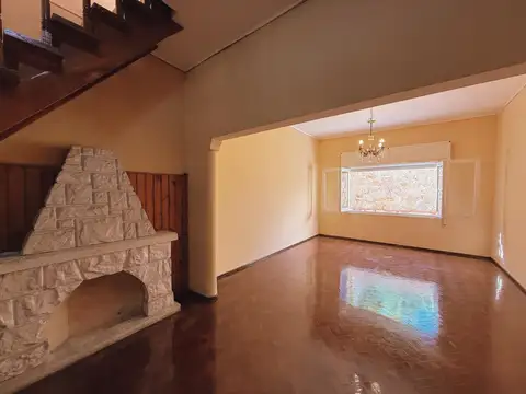 Casa en Alquiler en Echesortu, $ 1.100.000