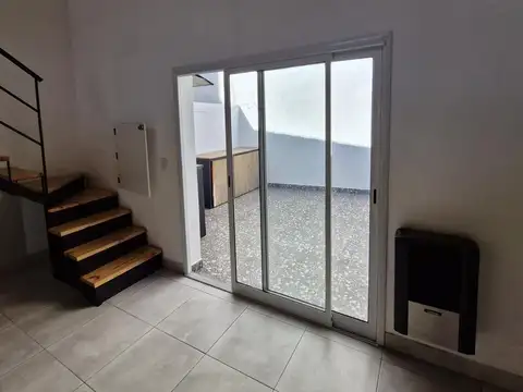Depto Tipo Casa en Alquiler de 2 ambientes
