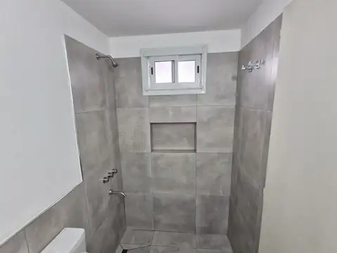 Depto Tipo Casa en Alquiler en Munro-Este, $ 850.000