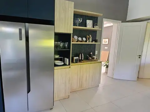 Casa 5 ambientes con 3 baños